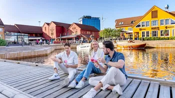 Bildet kan inneholde: by, hus, fritid, ferieby, økohotell.