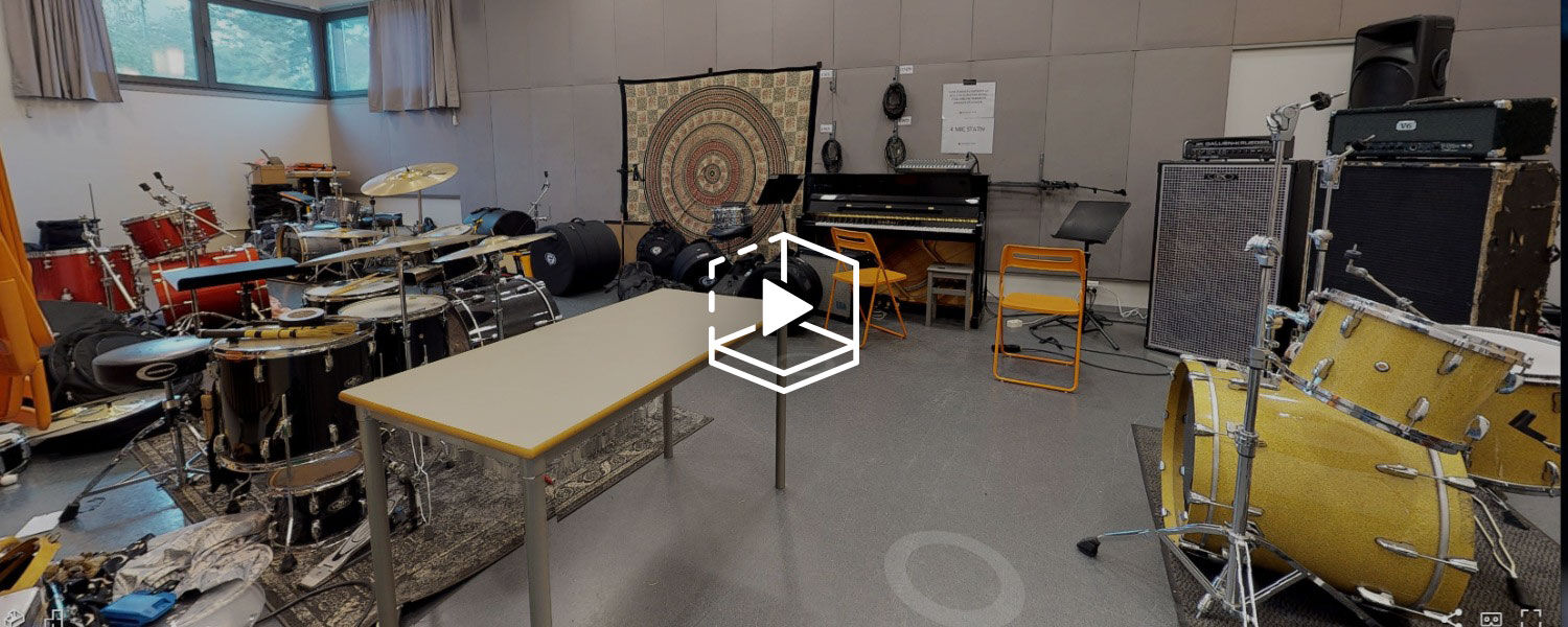 Bildet kan inneholde: tromme, perkusjon, membranofon, trommer, musikkinstrument.