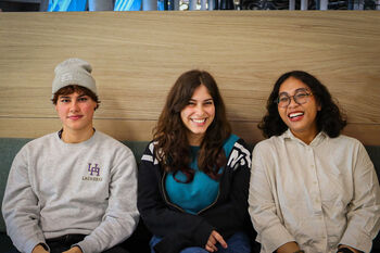 Glasses ,Smile ,Sleeve ,Happiness ,Face.