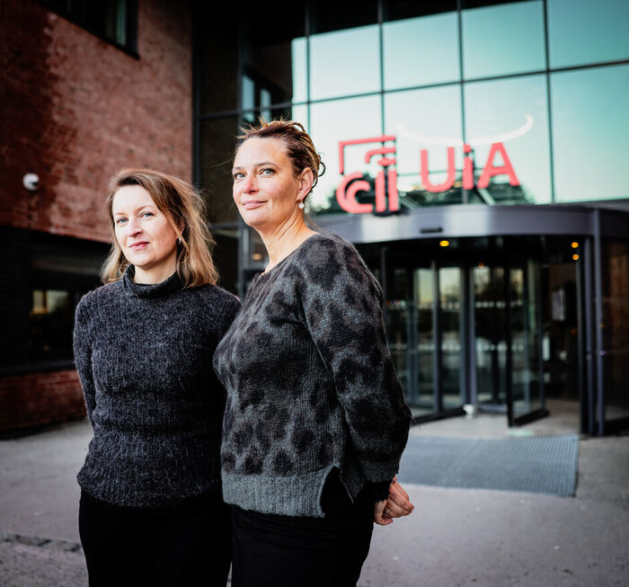 Bilde av Laura Tolnov Clausen og Mikaela Vasstrøm.