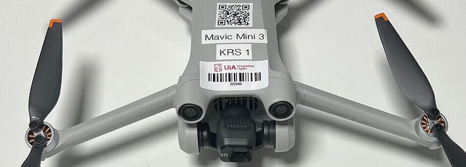 uia drone med merking og qr kode