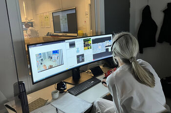 Bildet kan inneholde: datamaskin, personlig datamaskin, dataskjerm, data-tastatur, perifer.