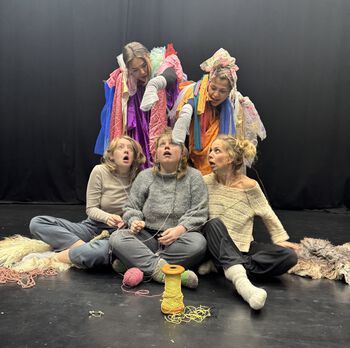 underholdning ,scenekunst ,drama ,skuespill ,moro.