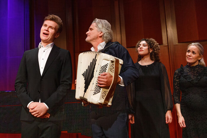 Bilde fra forestillingen Scenebetennelse i Oslo konserthus.