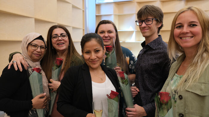 Bildet viser Aziza Aboujad Klepp, Ronak Ahmad Amin, Joana Soledad Cruz Ventura, Julia Olsen, Paulius Kanarskas og Nina Muranova