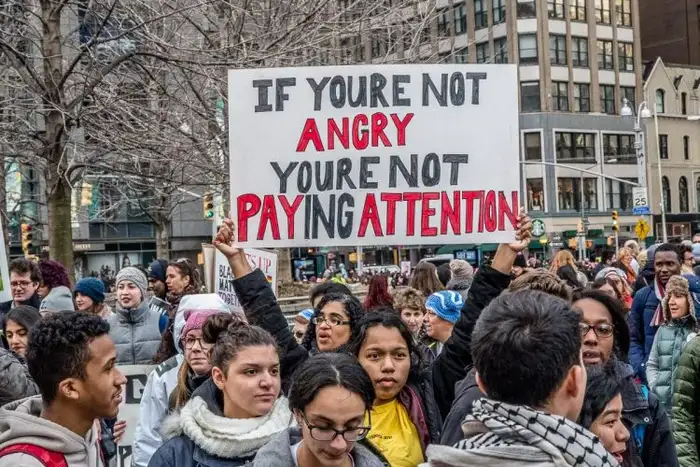Folkemengde, protester