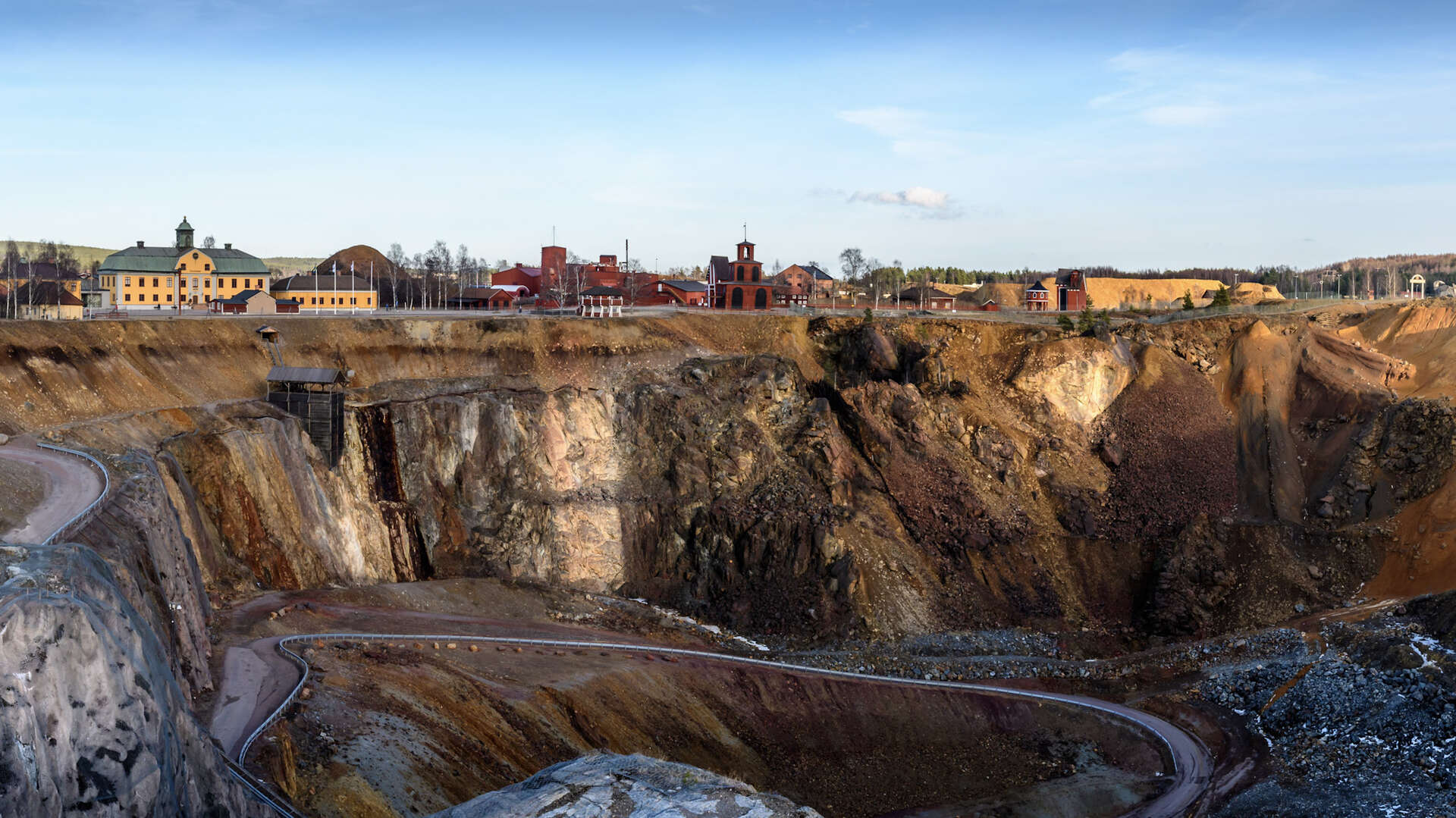 Bildet kan inneholde: stein, terreng, geologisk formasjon, geologi, geologisk fenomen.