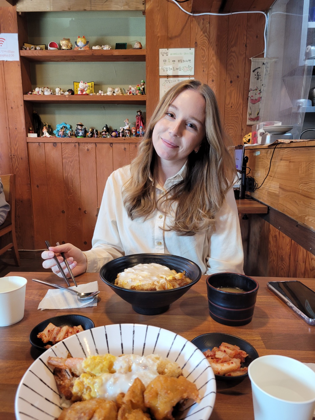 Kvinne på restaurant