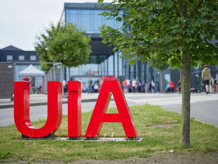 Photo of the UiA letters in Grimstad