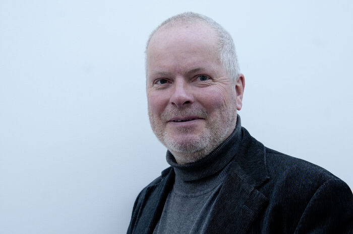 Bildet kan inneholde: person, hake, kinn, hode, øyenbryn.