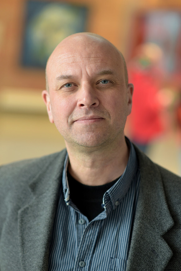 Nærbilde av dekan Anders Johan W. Andersen