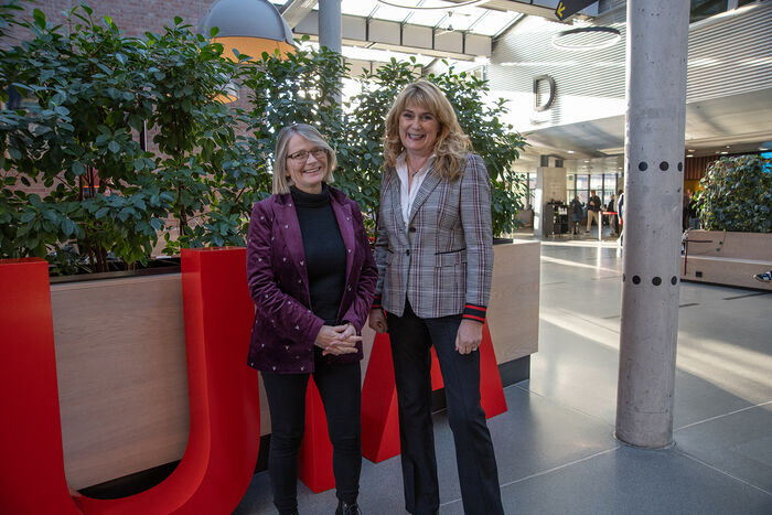 Image of Rector and County Governor on campus 