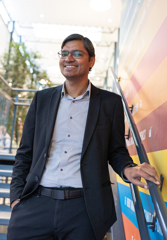 Nærbilde av dekan Vikas Thakur