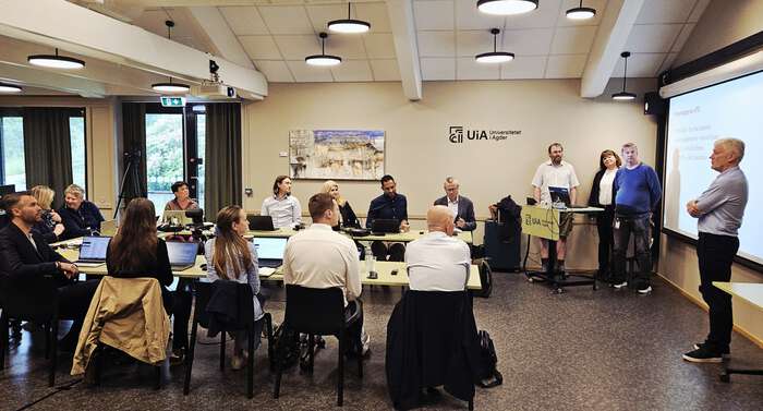 The University Board in dialogue with the chief union representatives.
