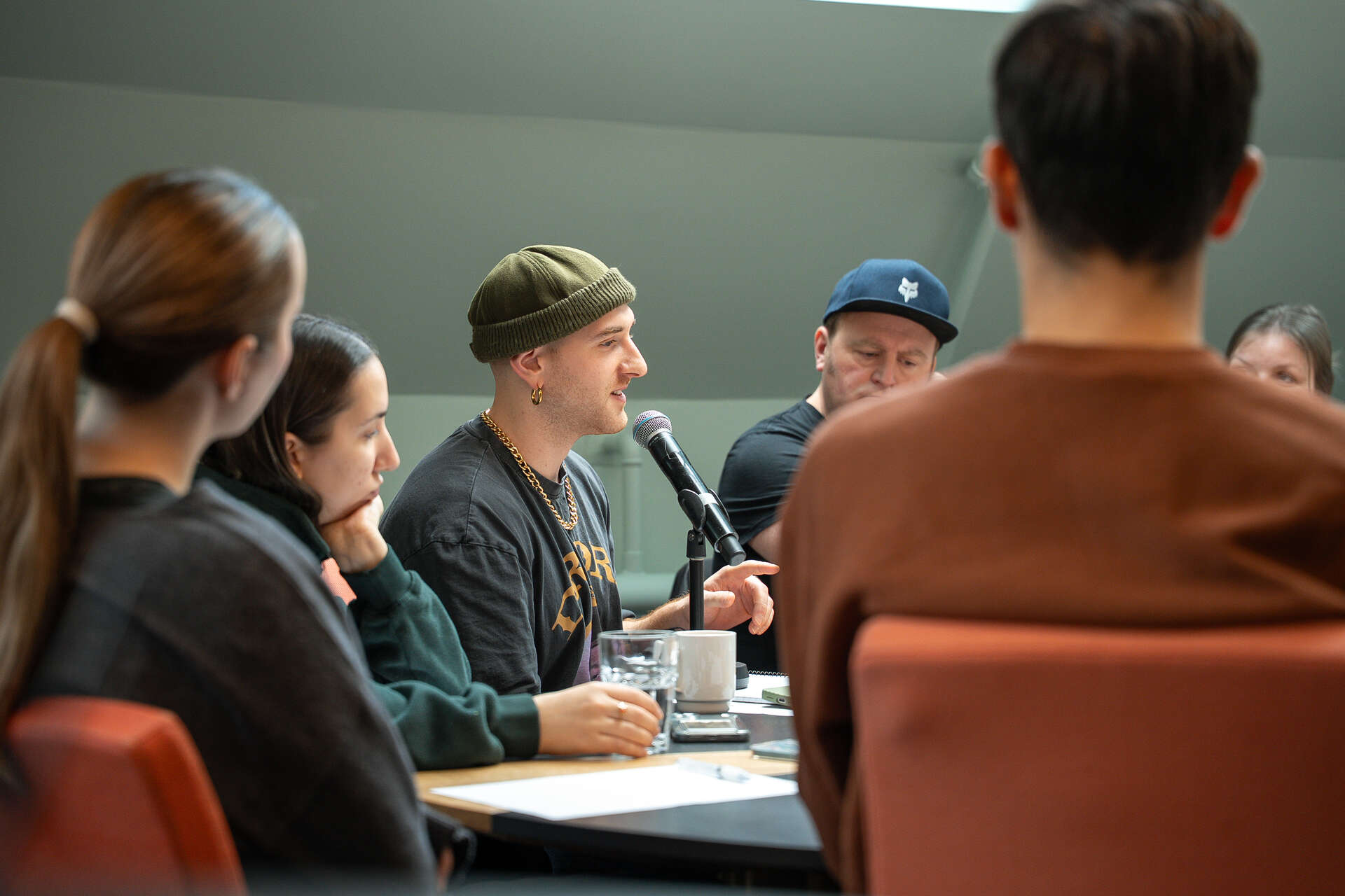 Bilde av rundbordsdiskusjon under Creative Synergies 2025