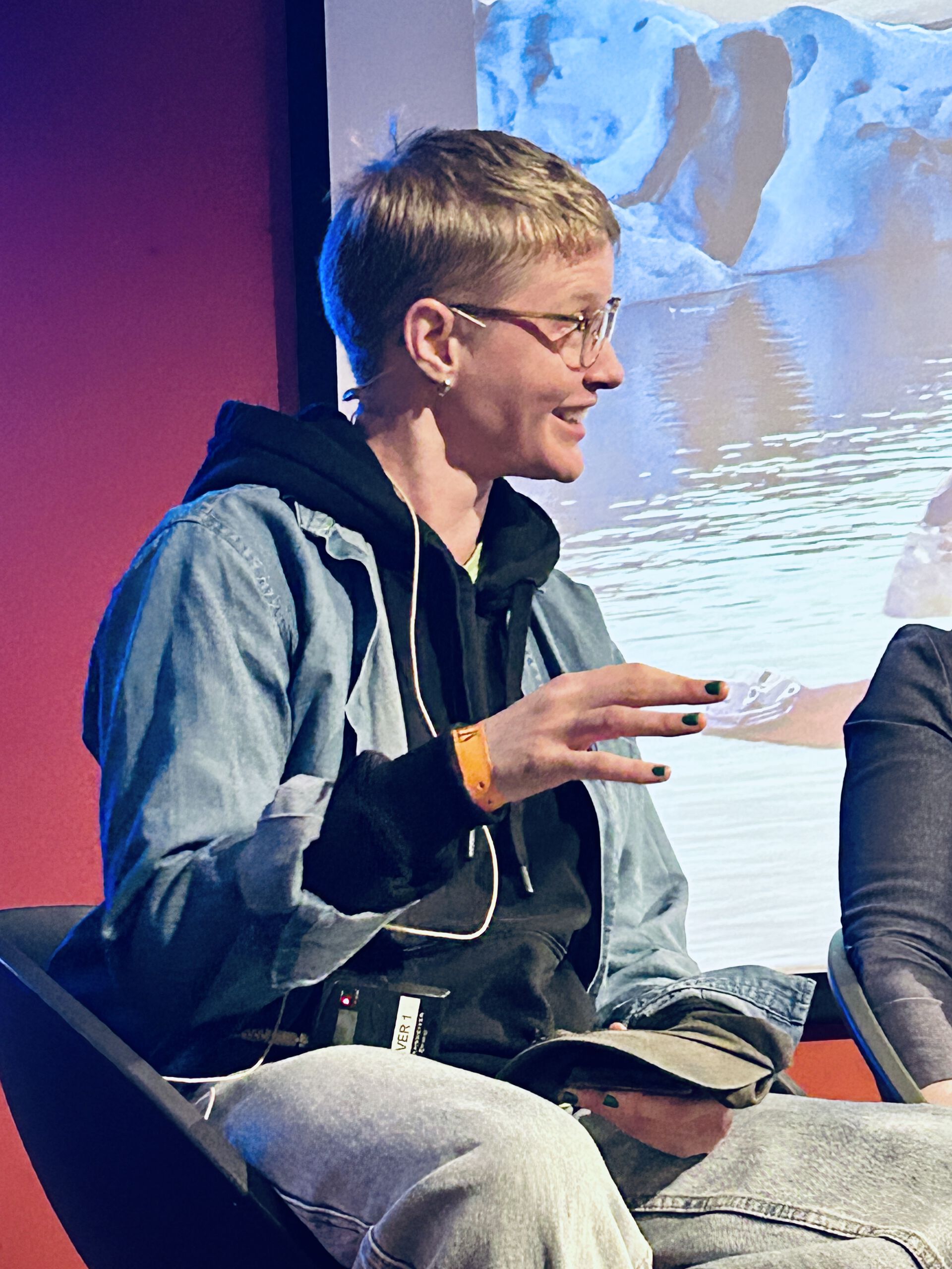 Engasjert paneldeltaker Emmi Pennanen