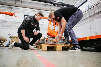 bildesign ,arbeidstøy ,bildekk ,engineering ,gulvbelegg.