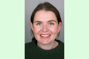 person ,smil ,hår ,hake ,hode.