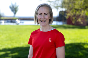 person ,ansikt ,hode ,smil ,øye.