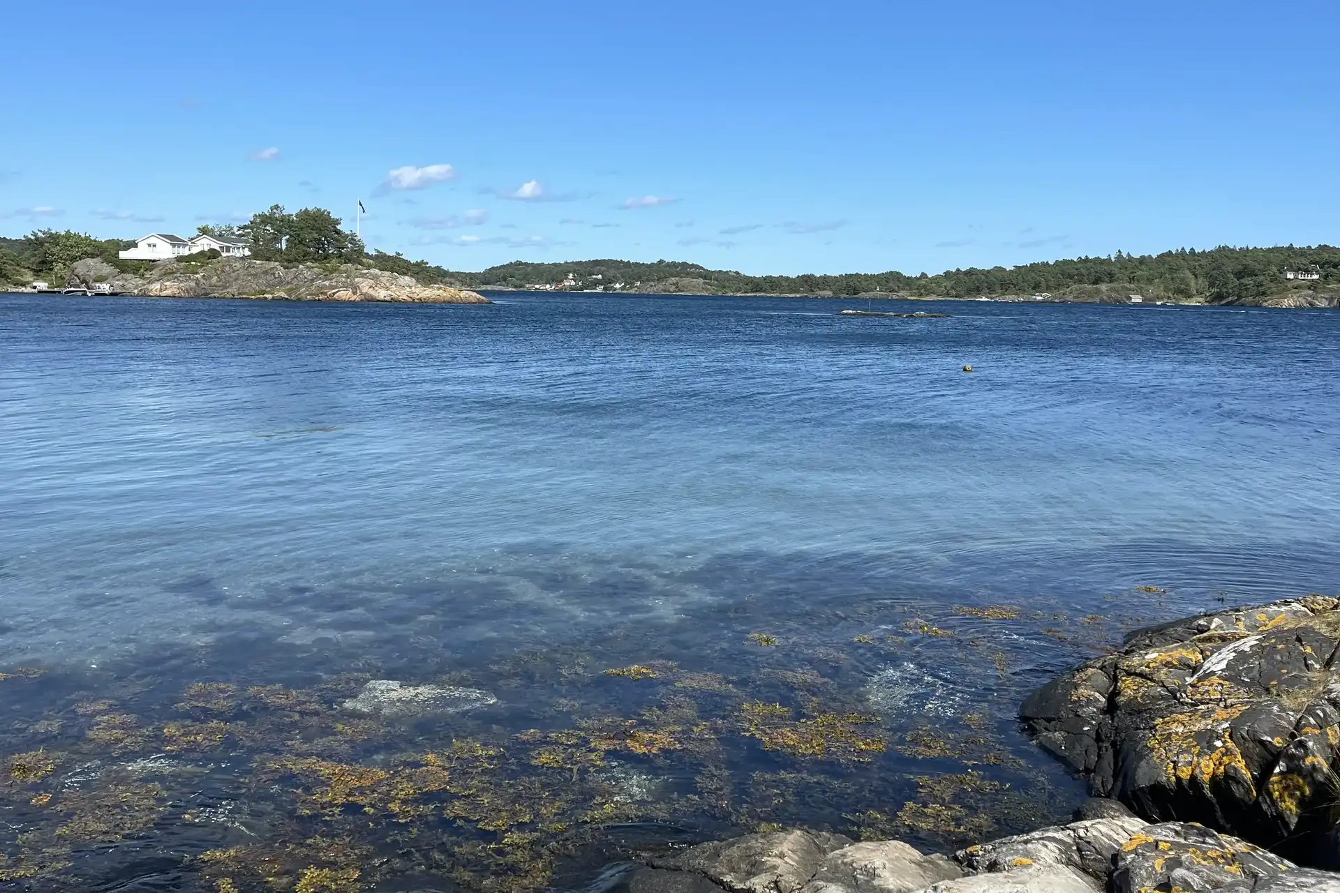 Bildet kan inneholde: blå, vannressurser, vann, vannmasse, naturmiljø.