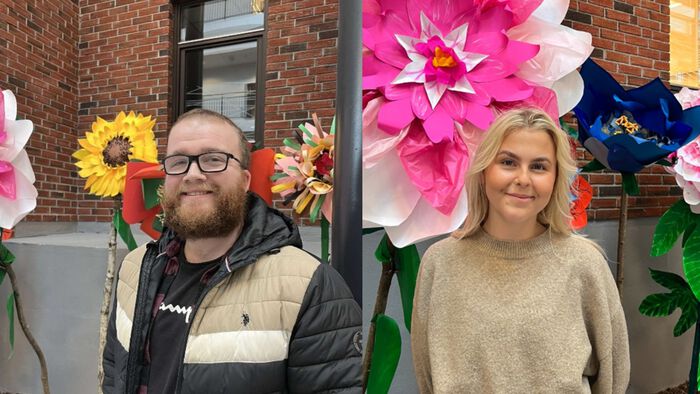 Bildet kan inneholde: smil, blomst, lykke, klipp blomster, kronblad.