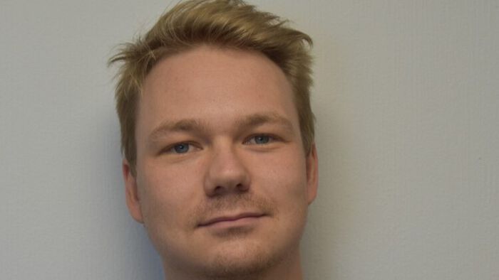 Profilfoto av mann med blondt hår