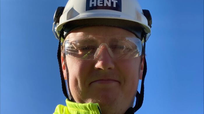 Portrett av en mann med hjelm