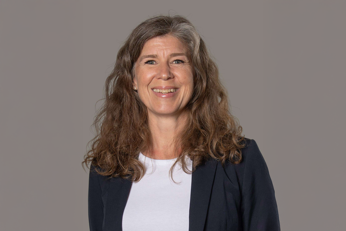 Ineke de Rezende, Director i Cedra
