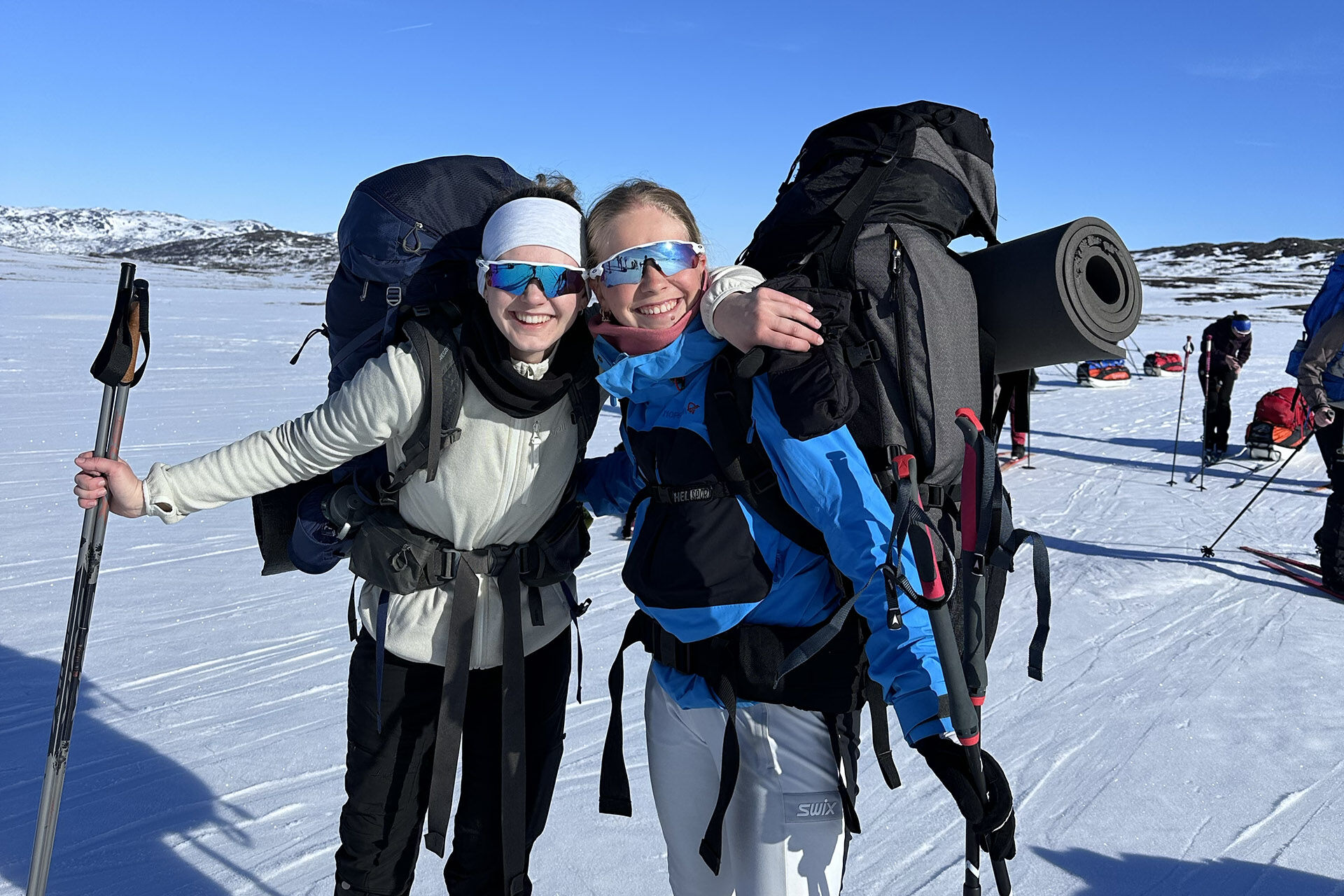 Bildet kan inneholde: ryggsekk, snø, eventyr, bag, fjellbestiger.