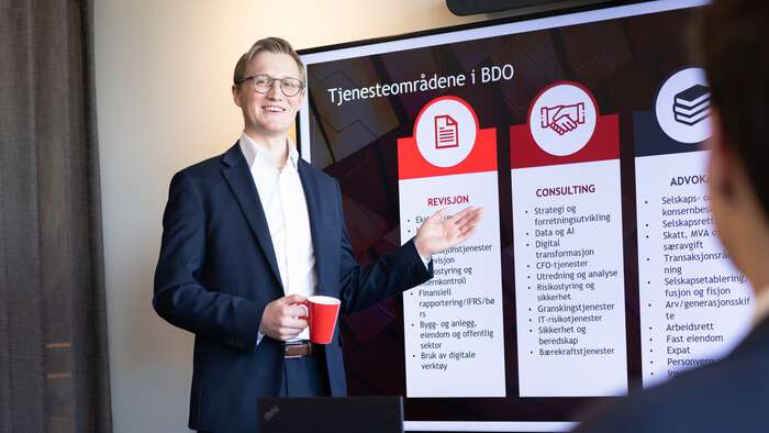 Christoffer Kowalewski, Associate Revisor i BDO Oslo. Han utdannet med Master i regnskap og revisjon, og ble tildelt prisen Årets økonomistudent i 2025 av linjeforeningen Mercurius.