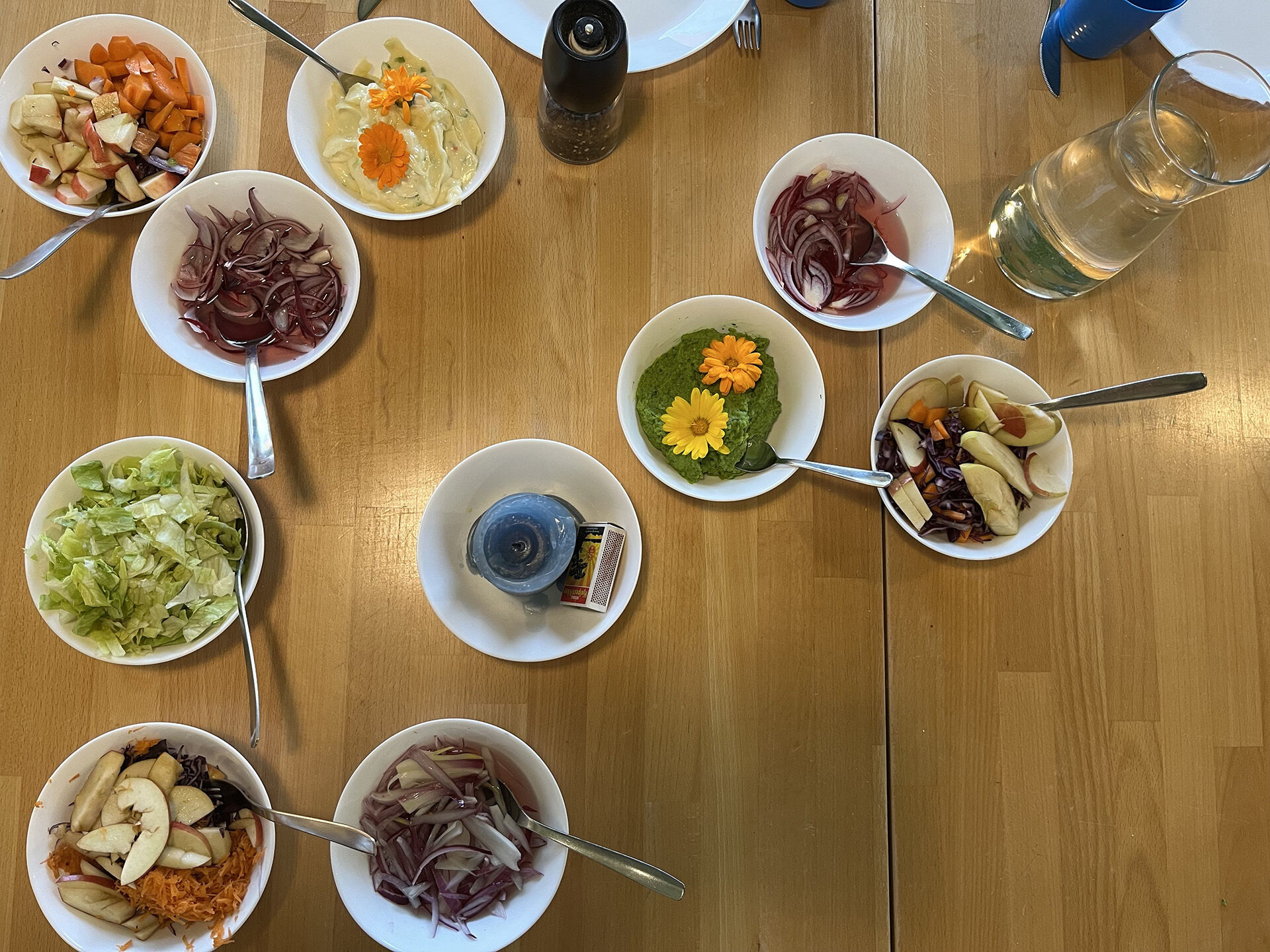 Bildet kan inneholde: mat, servise, ingrediens, servise, serveringsutstyr.