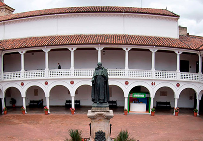 Fra 'El Claustro', campusen i sentrum