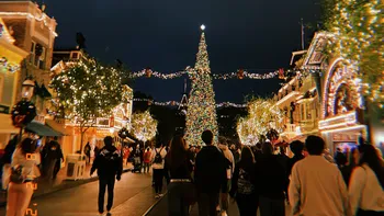 Bildet kan inneholde: julepynt, natt, juledag, hendelse, belysning.