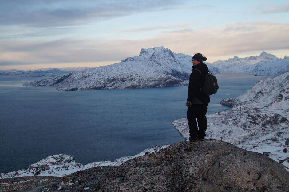 Bildet kan inneholde: himmel, fjellrike landformer, fjell, vinter, høyland.